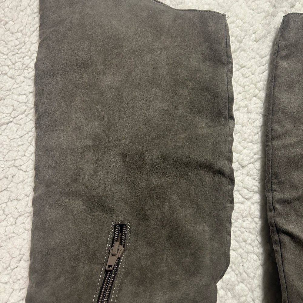 NEW WOT Rampage Stylish Gray Women's Boots - Picture 5 of 10